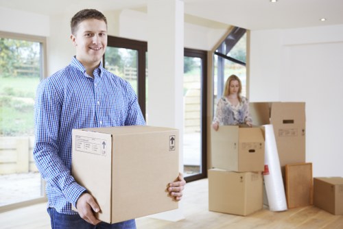 Local moving service planning a Shepherds Bush relocation