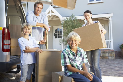 Local removals team handling access challenges in Shepherds Bush